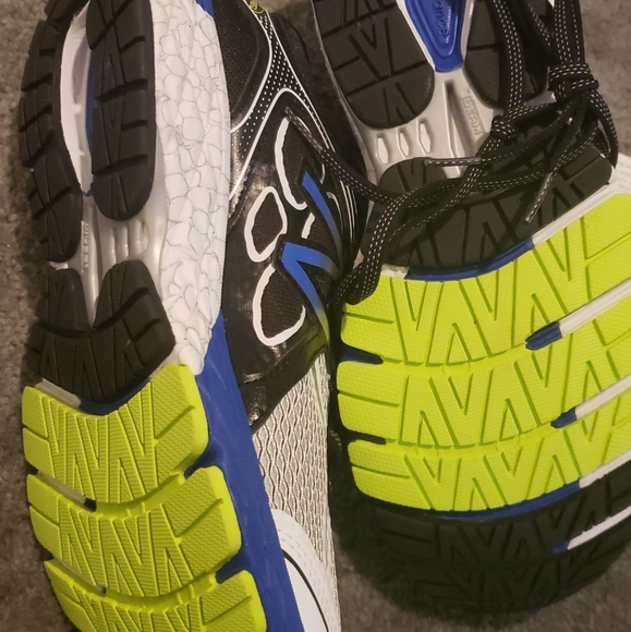 Shoes - Picture 2 of 5